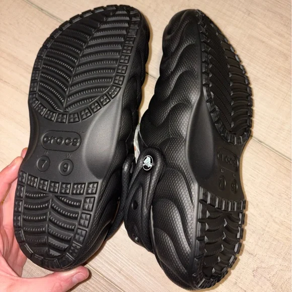 NWT black lined crocs - Picture 2 of 5